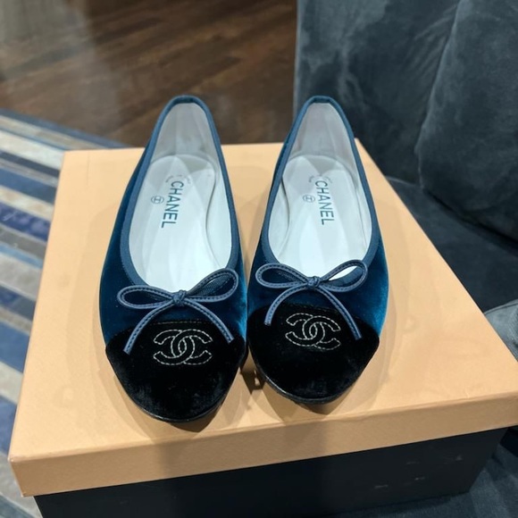 CHANEL Shoes - Chanel ballet flats